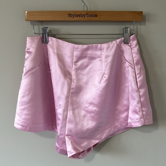 FOR LOVE & LEMONS Drew Pink Pleated Satin Shorts Sz S NEW - Picture 8 of 14